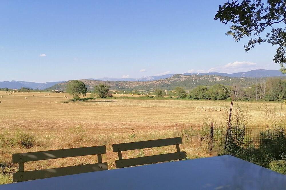 Appartement entier, Gîte du lavoir in Châteauneuf-Val-Saint-Donat, Région de Forcalquier