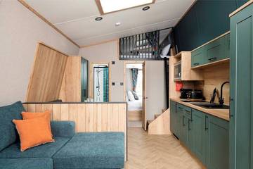 Log Cabin for 4 People in Northampton, Northamptonshire, Photo 4