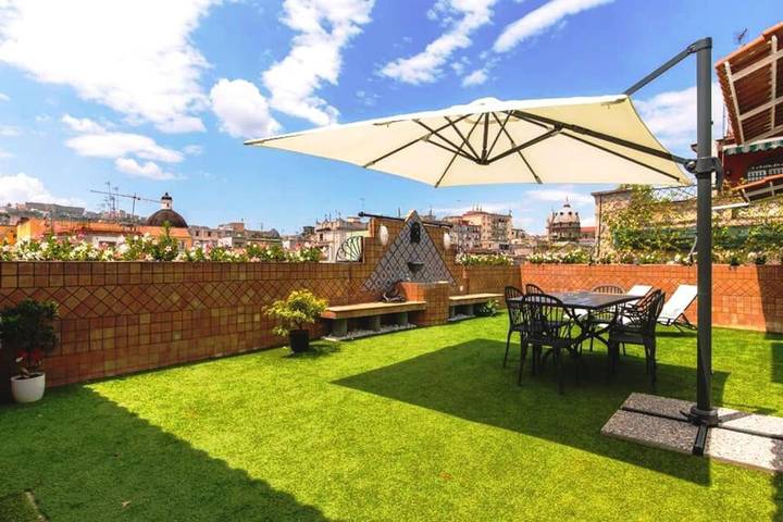 Loft per 10 persone, con terrazza e idromassaggio a Napoli