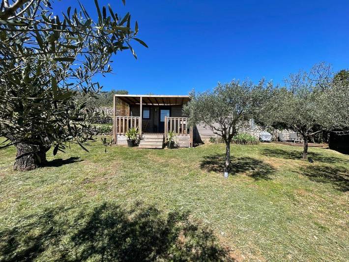 Location de vacances pour 3 personnes, avec vue ainsi que terrasse et jardin à Clermont-l'Hérault - 2