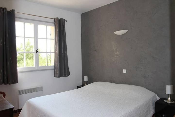 Location de vacances pour 7 personnes, avec jardin à Bagnols-en-Forêt - 2