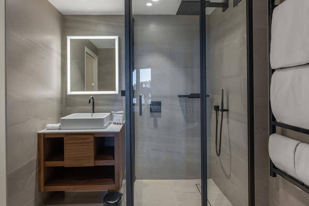 Entire apartment, Luxury Ski-In/Ski-Out Apartment with Spa Access in Courchevel 1850 in Courchevel 1850, Saint-Bon-Tarentaise
