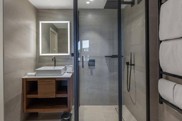 Entire apartment, New 86m² in Courchevel 1850 - Ski-in/Ski-out, for 4 adults and 2 kids in Courchevel 1850, Saint-Bon-Tarentaise