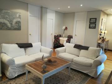 Vacation Rental for 4 Guests in Playa de la Concha, San Sebastian, Picture 2
