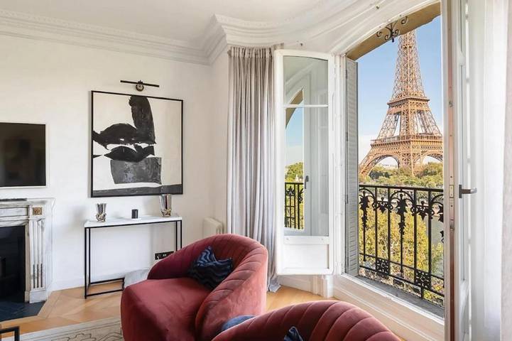 Chambre d’hôte pour 6 personnes, avec terrasse et vue, animaux acceptés près de la Tour Eiffel
