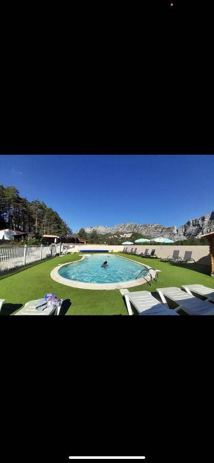 Mobilhome comfort à la montagne in Saint-Auban, Région de Cannes