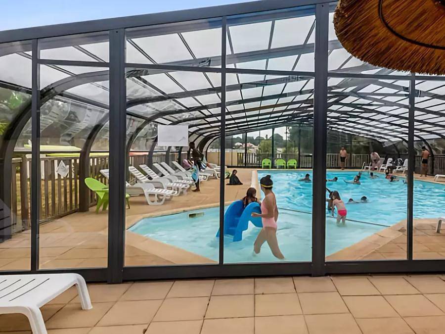 Flower Camping Beauchêne - Glamping tent 4 persons - Bungalow Amazone Standard 20m² / 2 bedrooms - terrace (no private bathroom) in Avrillé (Vendée), Vendée