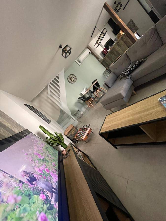 Two-Bedroom House in Bourges, Région de Bourges