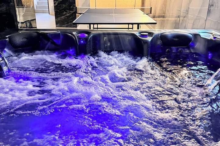 Villa pour 16 personnes, avec jacuzzi ainsi que sauna et jardin