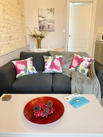 Gîte pour 4 personnes, avec piscine ainsi que jardin et vue à Aulnay