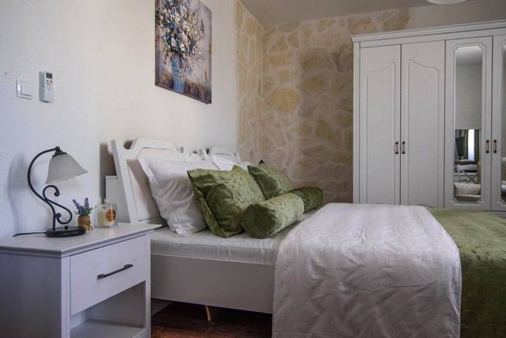 Maison d’hôte pour 3 personnes, avec piscine et terrasse à Trogir - 3