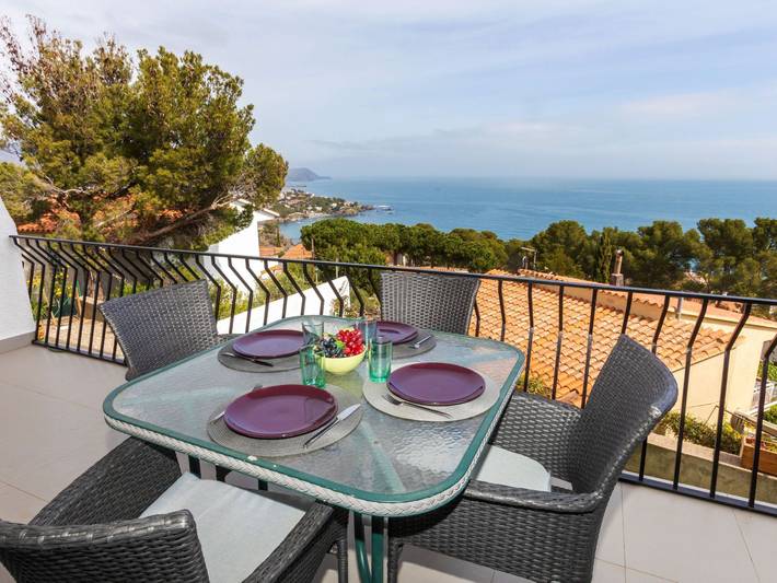 Ferienwohnung für 4 Personen, mit Terrasse in Llanca