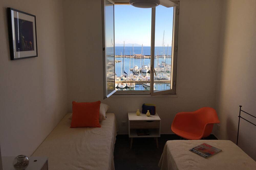 Ganze Wohnung, Maisonettenwohnung Terrasse direkt am Strand in Macinaggio, Rogliano