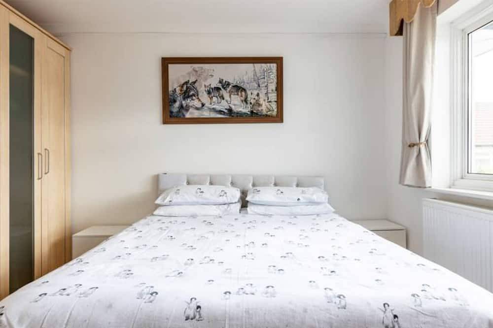 3 Beds, 2 Bath Family Home In London in Kingston upon Thames, London