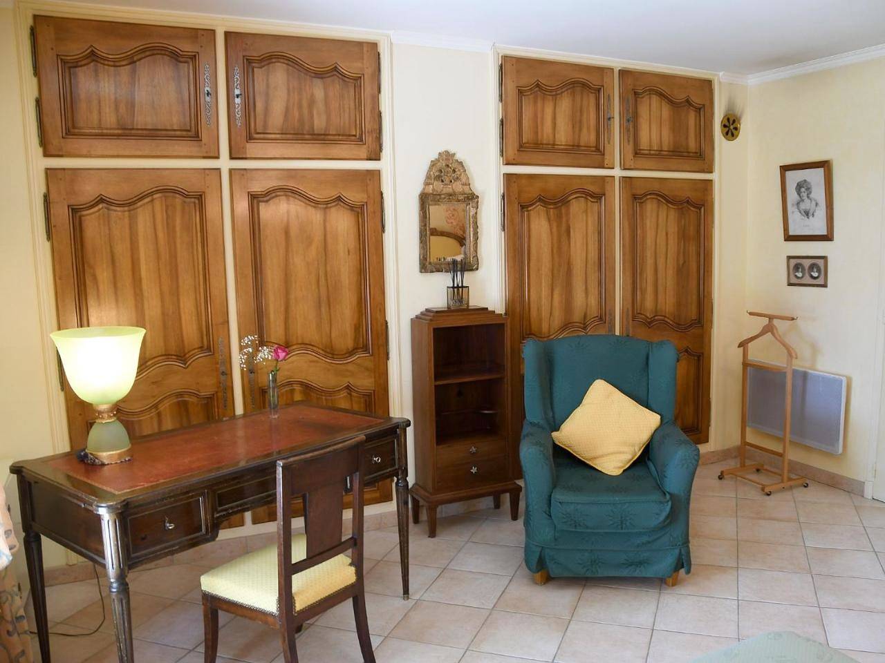 Deluxe Double Room with Shower in Murs, Parc naturel régional du Luberon