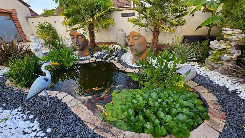 Location de vacances pour 13 personnes, avec jardin ainsi que vue et piscine, animaux acceptés dans Saudoy - 3