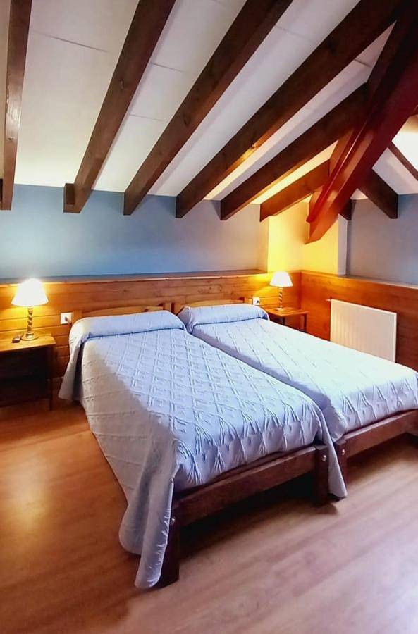 Hotel para 2 personas, con terraza y jardín en Comarca de Oriente - 3