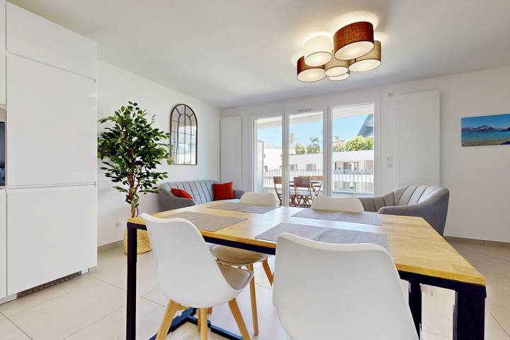 Gîte pour 2 personnes, avec terrasse sur le Lac d'Annecy - 4