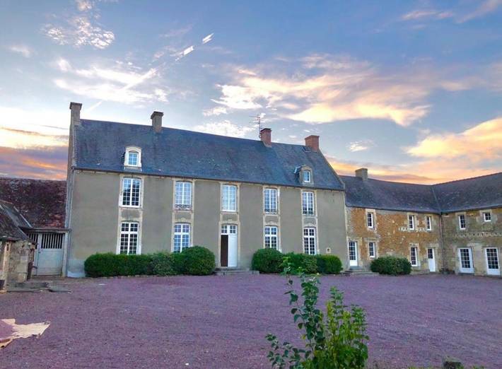 Villa pour 45 personnes, avec sauna et vue ainsi que piscine et jardin