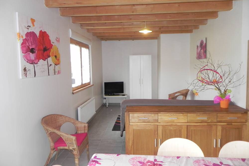 Ganze Wohnung, Ferienhaus im Weinberg in der Nähe der Weinstraße. in Hunawihr, Regionaler Naturpark Belchen der Vogesen