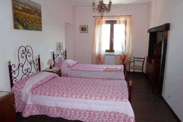 Location de vacances pour 7 personnes, avec jardin ainsi que balcon et piscine à Barga - 3