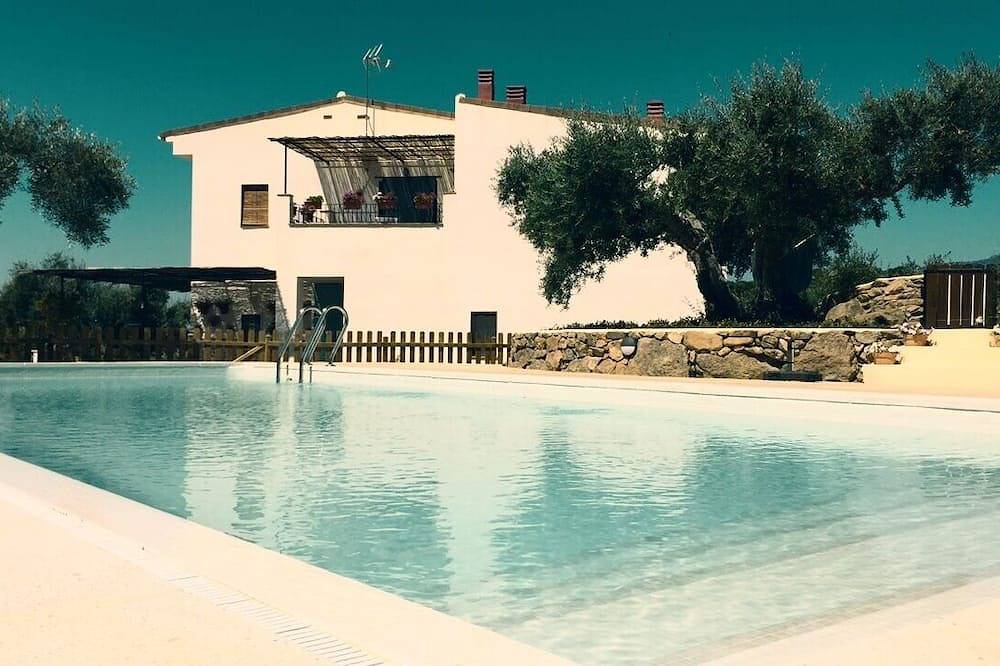 Casa rural de 5 estrellas con piscina in Almoharín, Provincia de Cáceres