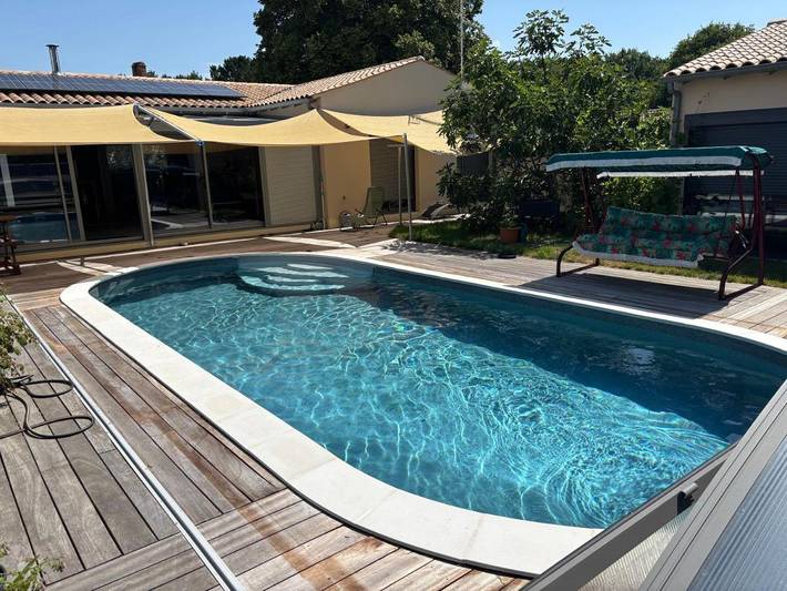 Appartement de vacances pour 2 personnes, avec Jacuzzi et Terrasse ainsi que Jardin et Piscine