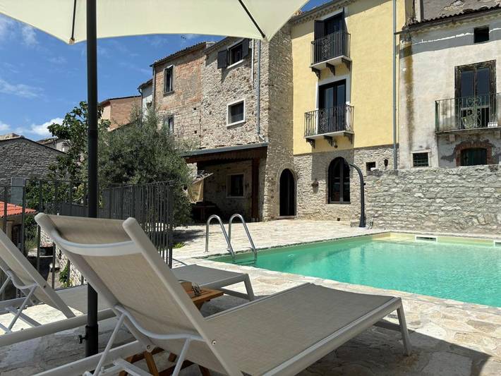 Casa vacanza per 6 persone, con piscina e panorama nonché giardino, con animali domestici - 1