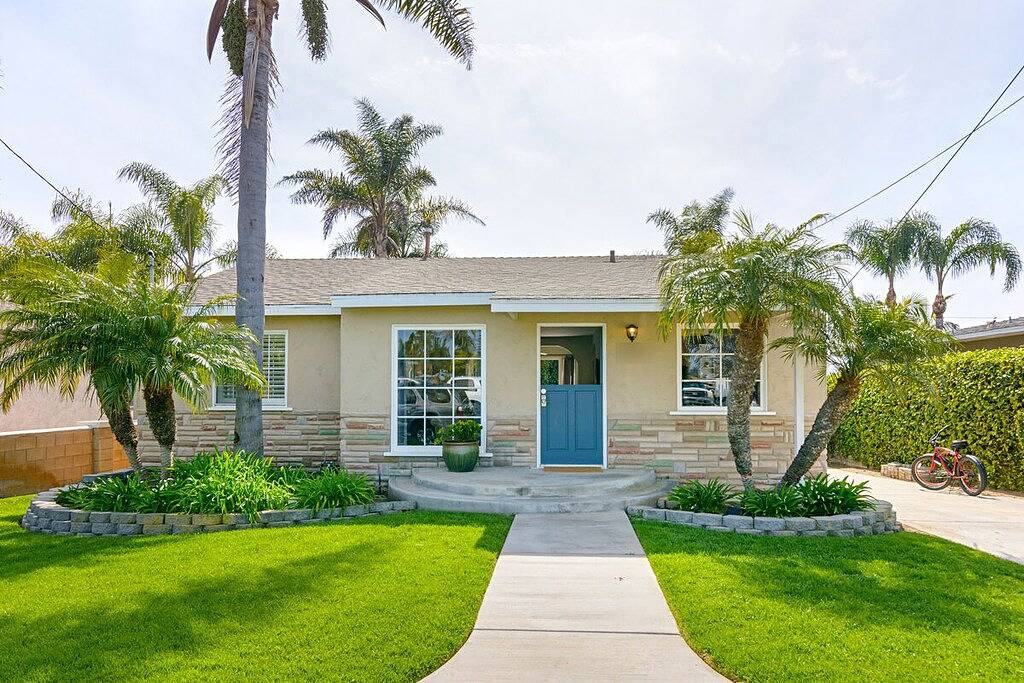 Ultimativer Strandbungalow mit großem Garten - 1 Block zum Strand in Carlsbad, San Diego County