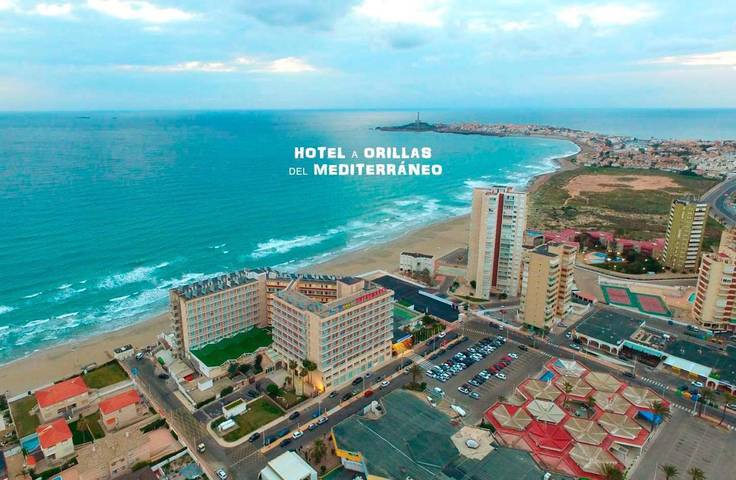 Hôtel pour 2 personnes, avec jacuzzi et bassin pour enfant ainsi que piscine et jardin - 1
