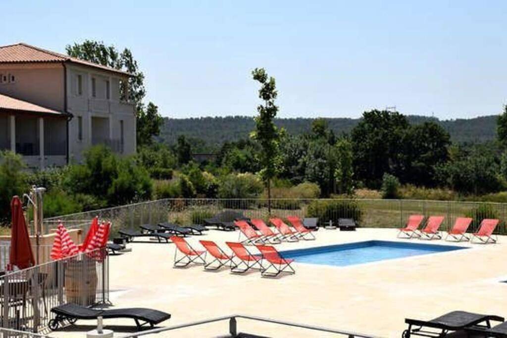 Appartement entier, Le soleil d Eugènie appartement dans résidence avec Piscine commune près de Carcassonne in Azille, Région de Carcassonne