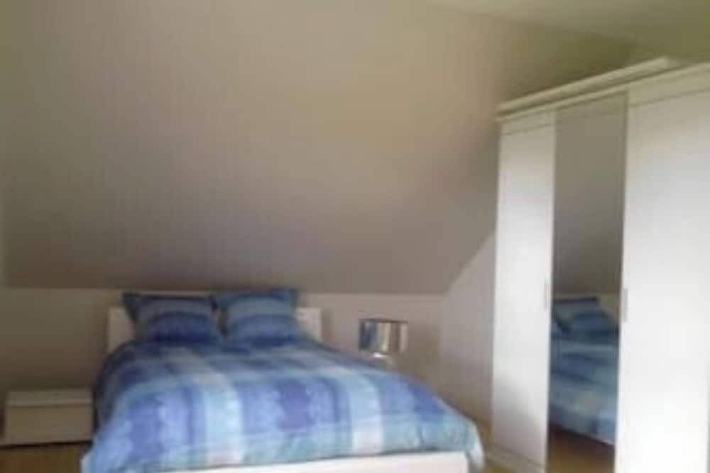 Beautiful Gite for 14 people, Saint Malo/Cancale/Le Mont Saint Michel : Le Chêne in Baguer-Pican, Región de Saint-Malo