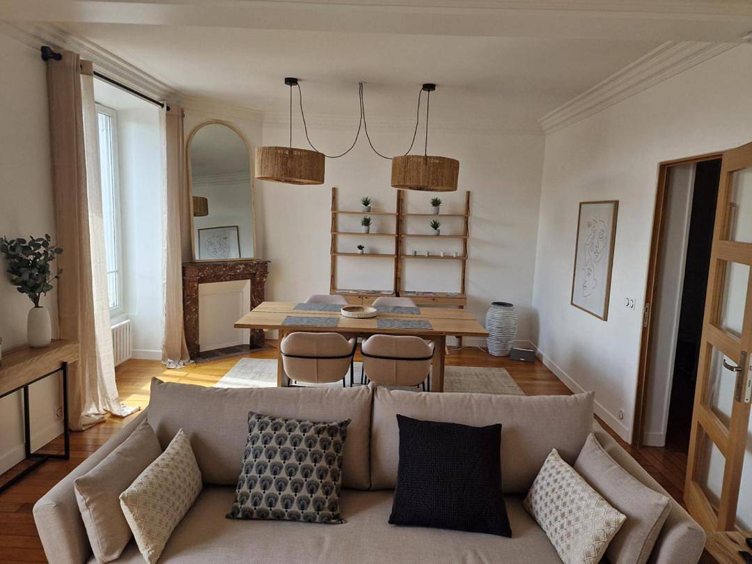 Appartement entier, One-Bedroom Apartment in Enghien-les-Bains, Val-d'Oise