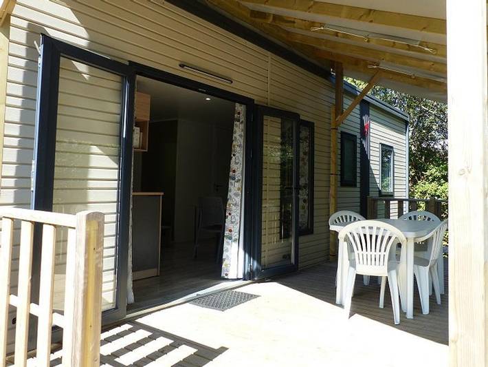 Flower Camping Le Martinet Rouge  - Mobilheim 6 personen - Mobilheim Premium 32m² 3 Schlafzimmer - halbüberdachte Terrasse - Tv - Klimaanlage 2/6 pers. in Brousses-et-Villaret, Carcassonne und Umgebung