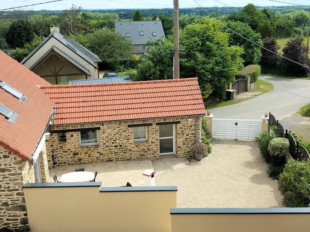 Ti Kernevez in Pludual, Côte de Goëlo