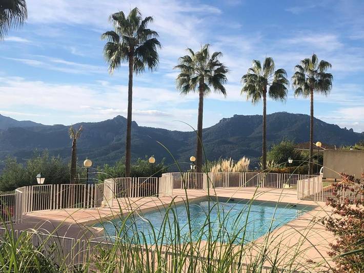 Apartamento de vacaciones para 4 personas, con vistas además de jardín y piscina - 1