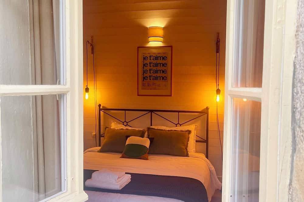 Stunning boutique gite Faune at Vive le Vert in Bussière-Badil, Parc naturel régional Périgord-Limousin