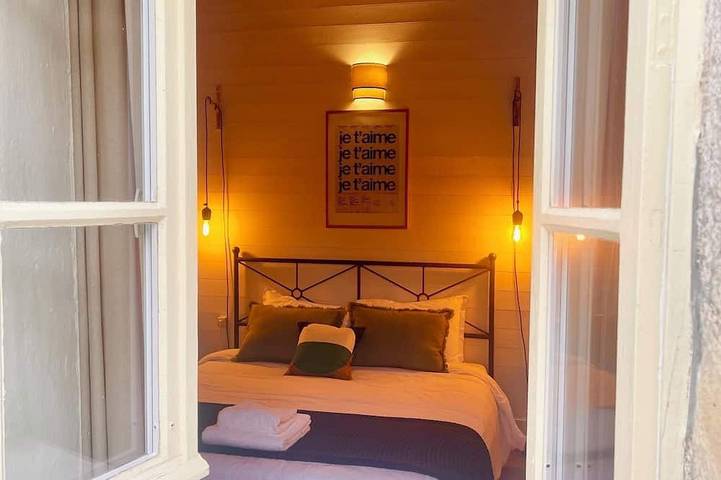 Gîte pour 8 personnes, avec jardin, animaux acceptés à Bussière-Badil - 4