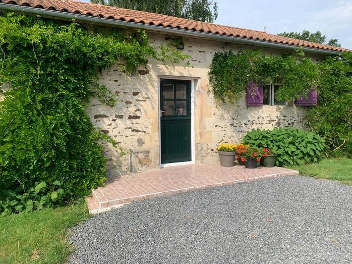 Location de vacances pour 4 personnes, avec jardin et terrasse à Bussière-Poitevine - 3