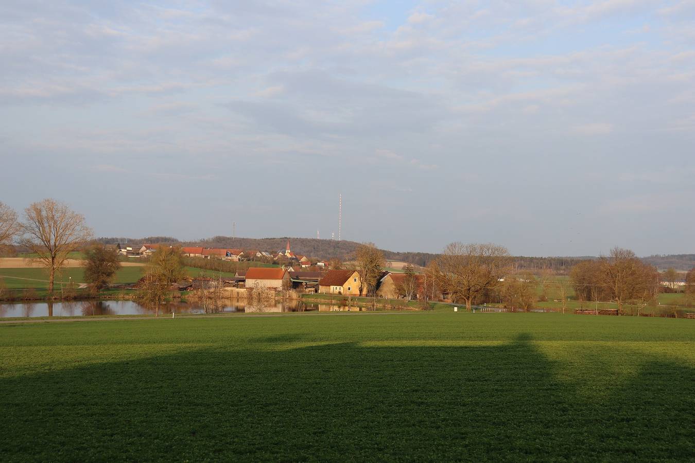 Gasthof zur Altmühlquelle - Doppelzimmer im fränkischen Stil - direkte Lage an der Altmühl in Windelsbach, Romantische Straße