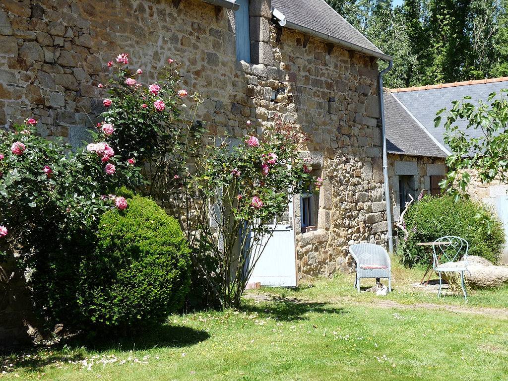Au Logis du Manoir de Coadélan - Chambre Bleue in Prat, Région de Lannion