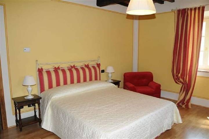 Location de vacances pour 7 personnes, avec piscine et jardin à Montecarlo (Toscane) - 4