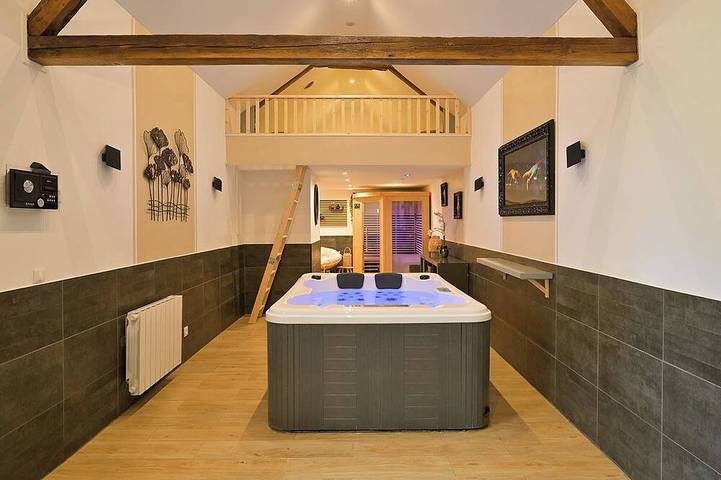 Location de vacances pour 8 personnes, avec piscine ainsi que jacuzzi et jardin, animaux acceptés à La Poterie-Cap-d'Antifer - 2