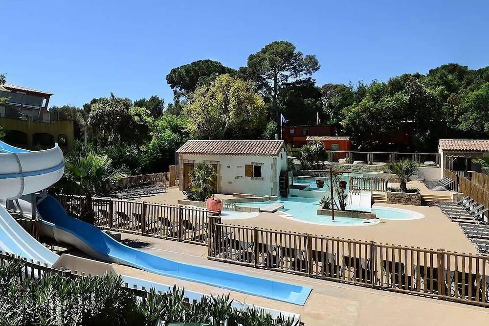 Roulotte 21m² / 1 chambre - Terrasse 3m² 3 personnes in Cavalaire-sur-Mer, Parc national de Port-Cros