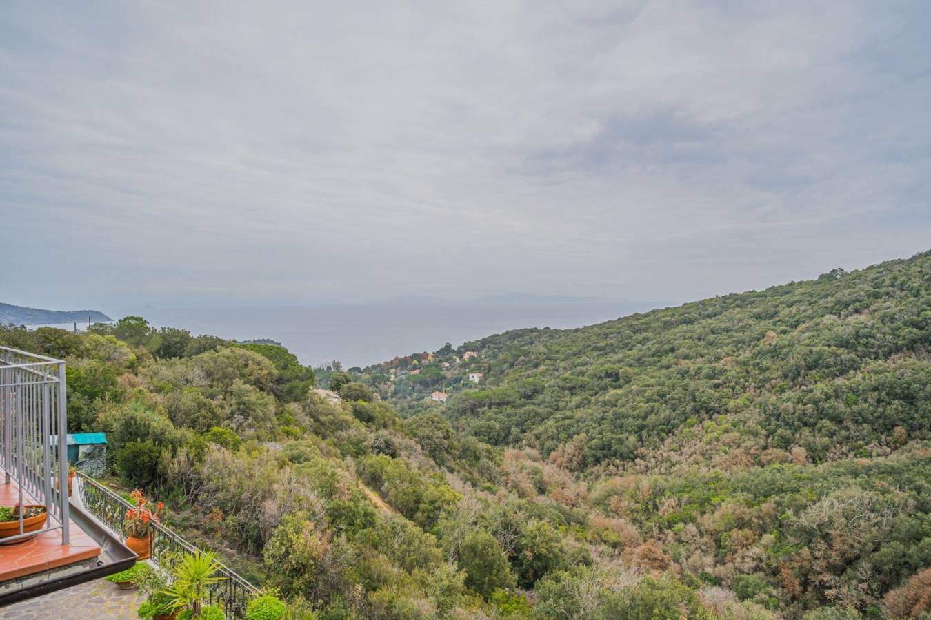 Entire holiday apartment, App.Ti Straccoligno - Casa Mimma in Naregno, Elba