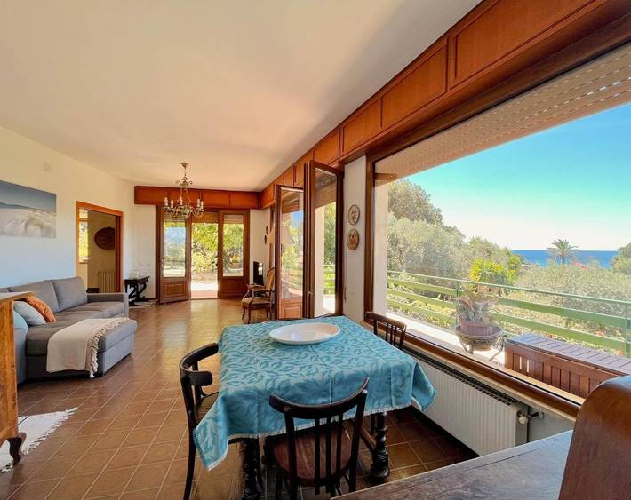 Ferienwohnung für 5 Personen, mit Balkon und Terrasse sowie Garten und Ausblick