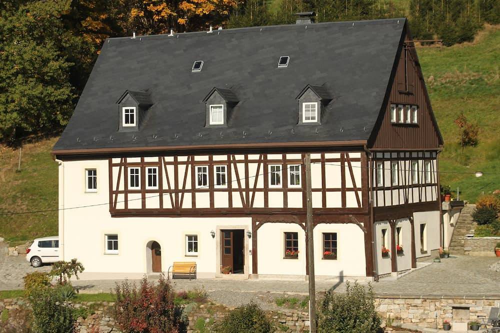 Ganze Wohnung, Haus Sonnenleithe - Urlaub im Denkmal! in Breitenbrunn / Erzgebirge, Erzgebirge