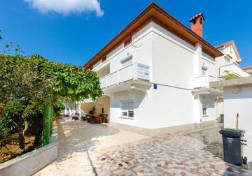 Ferienwohnung für 5 Personen in Lopar