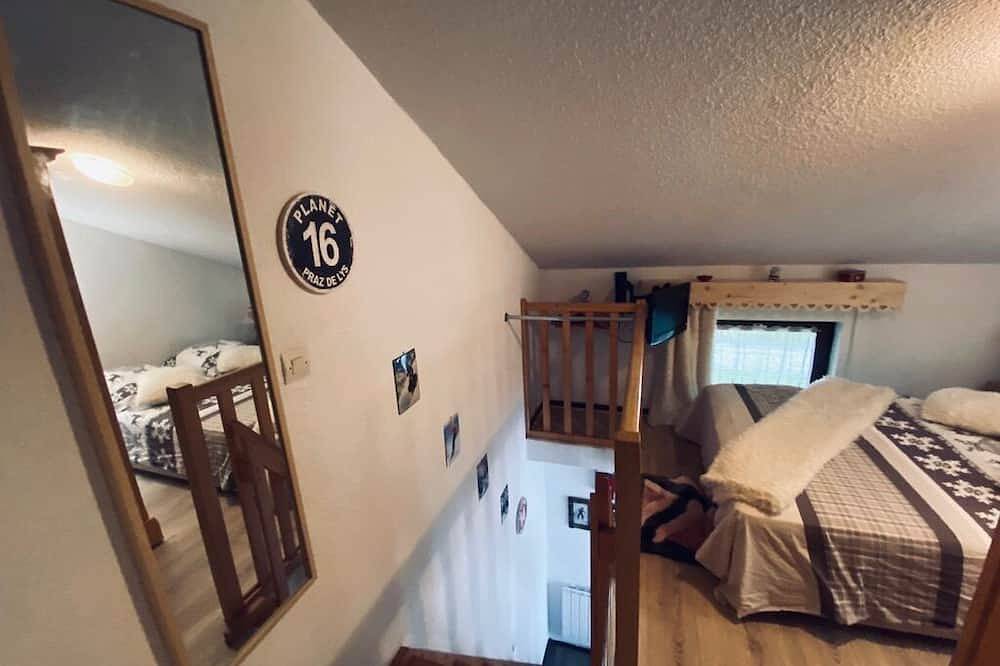Apartamento entero, Praz de Lys resort, duplex apartment 200 metres from the ski lifts in Praz de Lys, Taninges