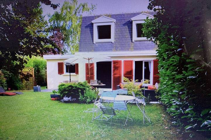 Location de vacances pour 7 personnes, avec jardin à Lésigny